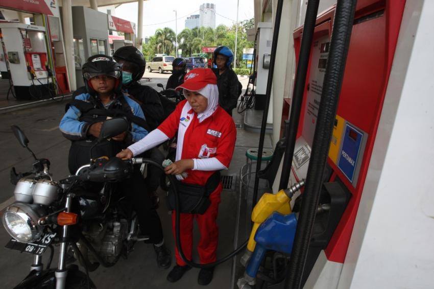 89Ngantre di SPBU-hilman.jpg
